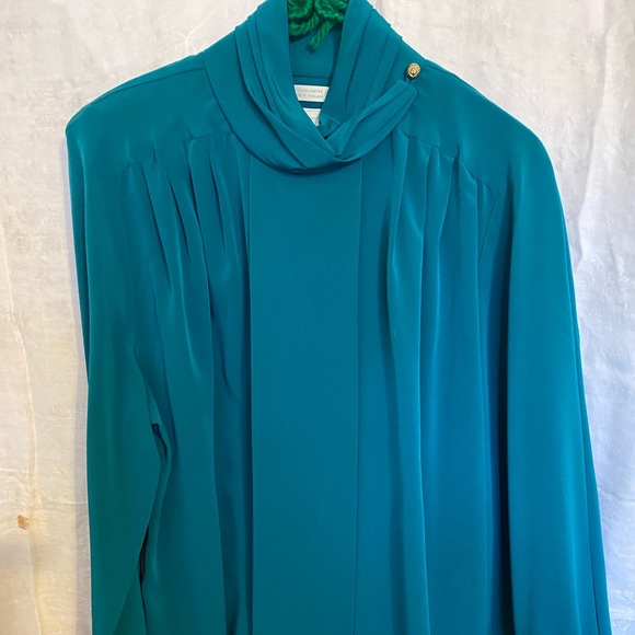 Chic and Silky Teal Blouse with decorative collar and long sleeves size XL - Picture 2 of 4